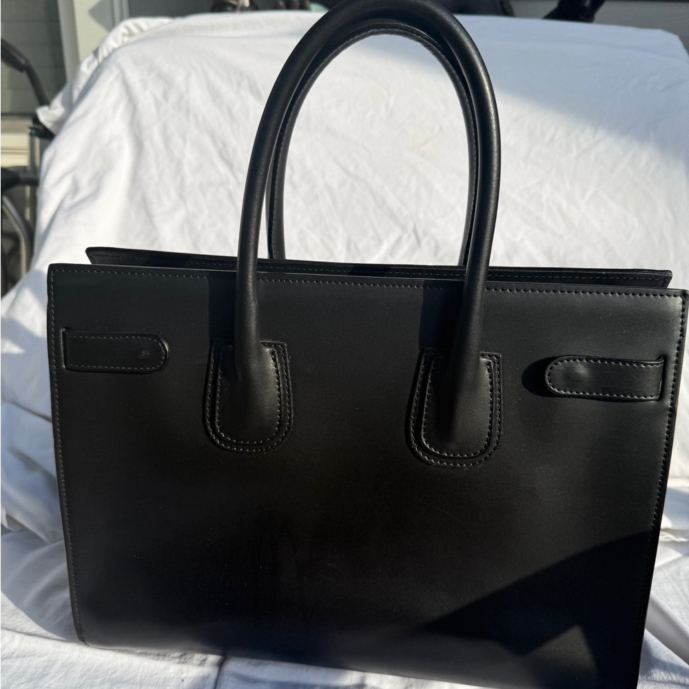 Elegant Black Leather Handbag